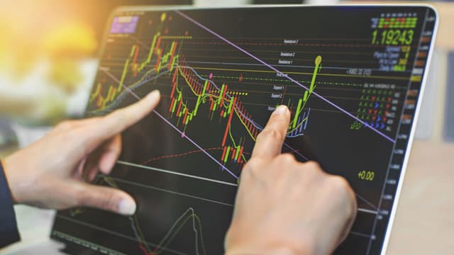 ما هي استراتيجية سكالبينج Scalping أو التداول لخاطف؟